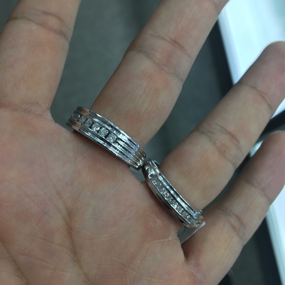 10kt White Gold Diamond Wedding Band Ring 1/4 Cttw - Picture 8 of 9